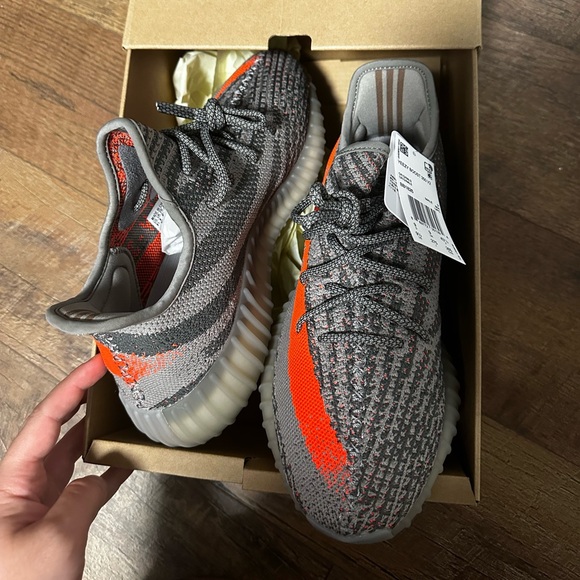 Yeezy Boost 350 V2 - Picture 3 of 6